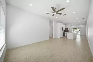 4510 N 42nd St, Tampa, FL 33610 - Photo 3