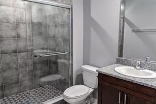 9771 Pembrooke Pines Dr, Ruskin, FL 33573 - Photo 13