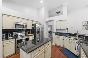 12329 Glenfield Ave, Tampa, FL 33626 - Photo 7