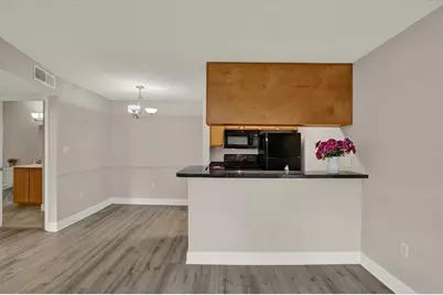 308 Lake Parsons Green #203, Brandon, FL 33511 - Photo 5