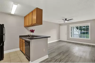 308 Lake Parsons Green #203, Brandon, FL 33511 - Photo 7