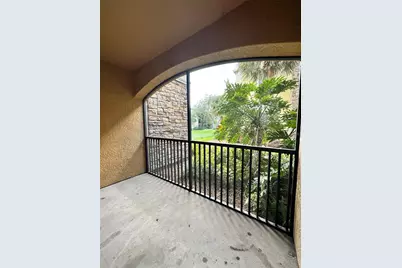 10023 Courtney Palms Boulevard #101, Tampa, FL 33619 - Photo 5