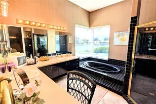 4709 Dolphin Cay Ln, Saint Petersburg, FL 33711 - Photo 17