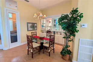 4709 Dolphin Cay Ln, Saint Petersburg, FL 33711 - Photo 7
