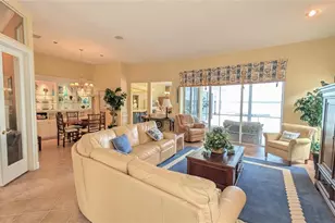 4709 Dolphin Cay Ln, Saint Petersburg, FL 33711 - Photo 3