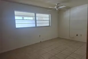 5850 21st St N, Saint Petersburg, FL 33714 - Photo 11