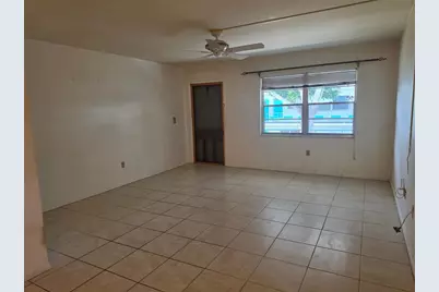5850 21st Street N #15, Saint Petersburg, FL 33714 - Photo 3
