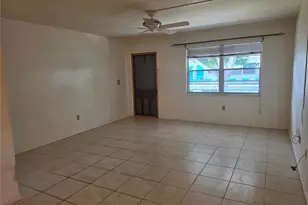 5850 21st St N, Saint Petersburg, FL 33714 - Photo 3