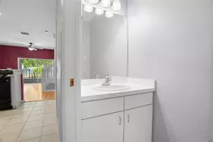 13137 Kings Crossing Dr, Gibsonton, FL 33534 - Photo 19