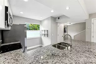 210 S Malcolm Ct, Tampa, FL 33609 - Photo 17