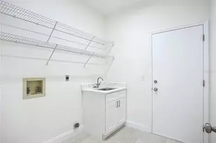2960 Sandringham Pl, Sarasota, FL 34235 - Photo 25