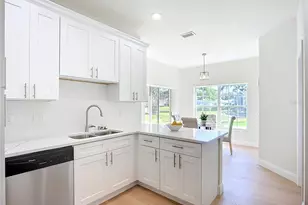 2960 Sandringham Pl, Sarasota, FL 34235 - Photo 9