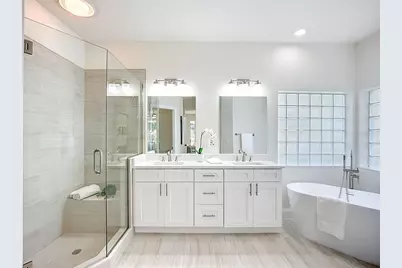 2960 Sandringham Place, Sarasota, FL 34235 - Photo 15