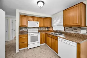 7402 Country Club Dr, Hudson, FL 34667 - Photo 9