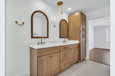30609 Tremont Drive, Wesley Chapel, FL 33543 - Photo 17