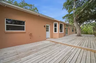 6611 W Knights Griffin Rd, Plant City, FL 33565 - Photo 9