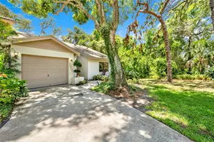 1900 Whispering Way, Tarpon Springs, FL 34689 - Photo 3
