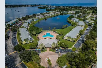149 Seahorse Drive SE #H, Saint Petersburg, FL 33705 - Photo 3