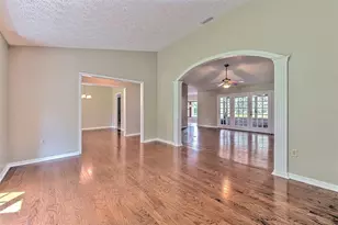 2102 Whitlock Pl, Dover, FL 33527 - Photo 9