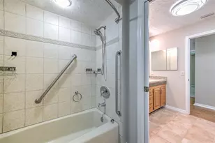 2102 Whitlock Pl, Dover, FL 33527 - Photo 23