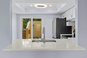 7530 Sunshine Skyway Ln S, Saint Petersburg, FL 33711 - Photo 9
