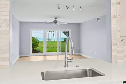 7530 Sunshine Skyway Lane S #T30, Saint Petersburg, FL 33711 - Photo 5