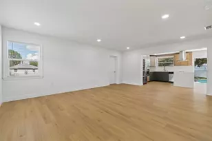 2102 W Ferris Ave, Tampa, FL 33603 - Photo 11