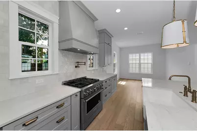 2550 Dartmouth Avenue N, Saint Petersburg, FL 33713 - Photo 13