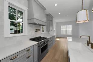 2550 Dartmouth Ave N, Saint Petersburg, FL 33713 - Photo 13