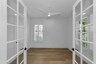 2550 Dartmouth Ave N, Saint Petersburg, FL 33713 - Photo 9