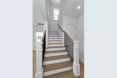 2550 Dartmouth Avenue N, Saint Petersburg, FL 33713 - Photo 23
