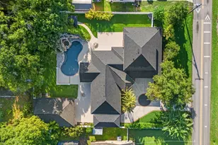 2521 Lake Ellen Dr, Tampa, FL 33618 - Photo 1