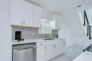 222 8th Ave Dr W, Bradenton, FL 34205 - Photo 7