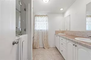 39206 Flora Ave, Zephyrhills, FL 33542 - Photo 29