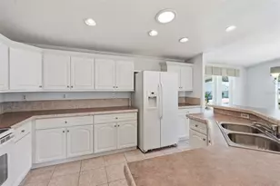 39206 Flora Ave, Zephyrhills, FL 33542 - Photo 19