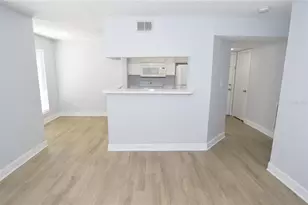 8758 Mallard Reserve Dr, Tampa, FL 33614 - Photo 9