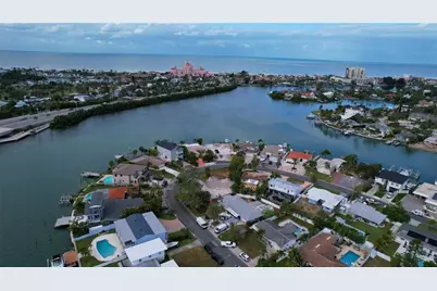 3615 Belle Vista Drive E, Saint Pete Beach, FL 33706 - Photo 7