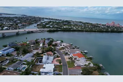 3615 Belle Vista Drive E, Saint Pete Beach, FL 33706 - Photo 5