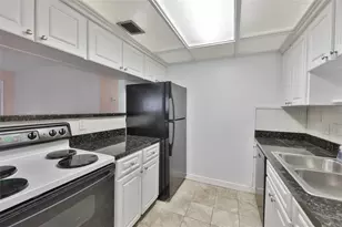 4315 Aegean Dr, Tampa, FL 33611 - Photo 11