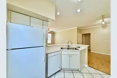 10440 White Lake Court #10440, Tampa, FL 33626 - Photo 9