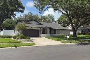 2905 Bluffs Dr, Largo, FL 33770 - Photo 1
