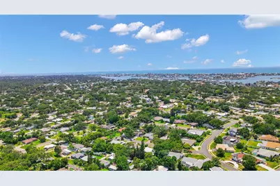 2905 Bluffs Drive, Largo, FL 33770 - Photo 7