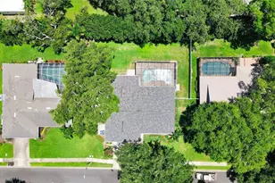2905 Bluffs Dr, Largo, FL 33770 - Photo 5
