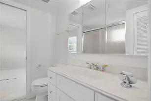 8820 Bay Pointe Dr, Tampa, FL 33615 - Photo 13