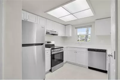 8820 Bay Pointe Drive #102, Tampa, FL 33615 - Photo 3