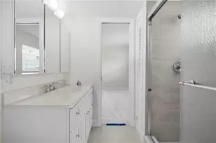8820 Bay Pointe Dr, Tampa, FL 33615 - Photo 11