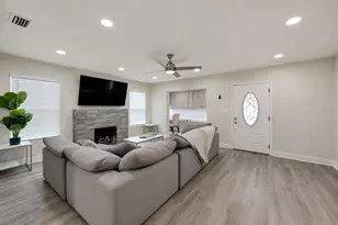 2219 16th St N, Saint Petersburg, FL 33704 - Photo 5