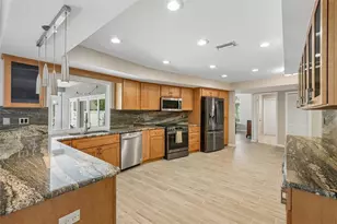 14426 Mark Dr, Largo, FL 33774 - Photo 9