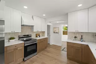 3036 20th St N, Saint Petersburg, FL 33713 - Photo 7
