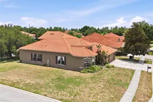 11530 Oyster Bay Cir, New Port Richey, FL 34654 - Photo 3